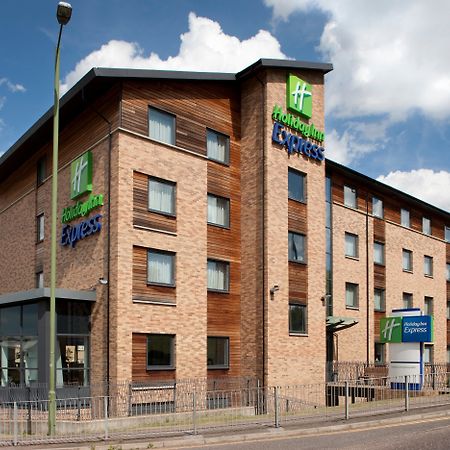 Holiday Inn Express Hemel Hempstead, An Ihg Hotel Dış mekan fotoğraf