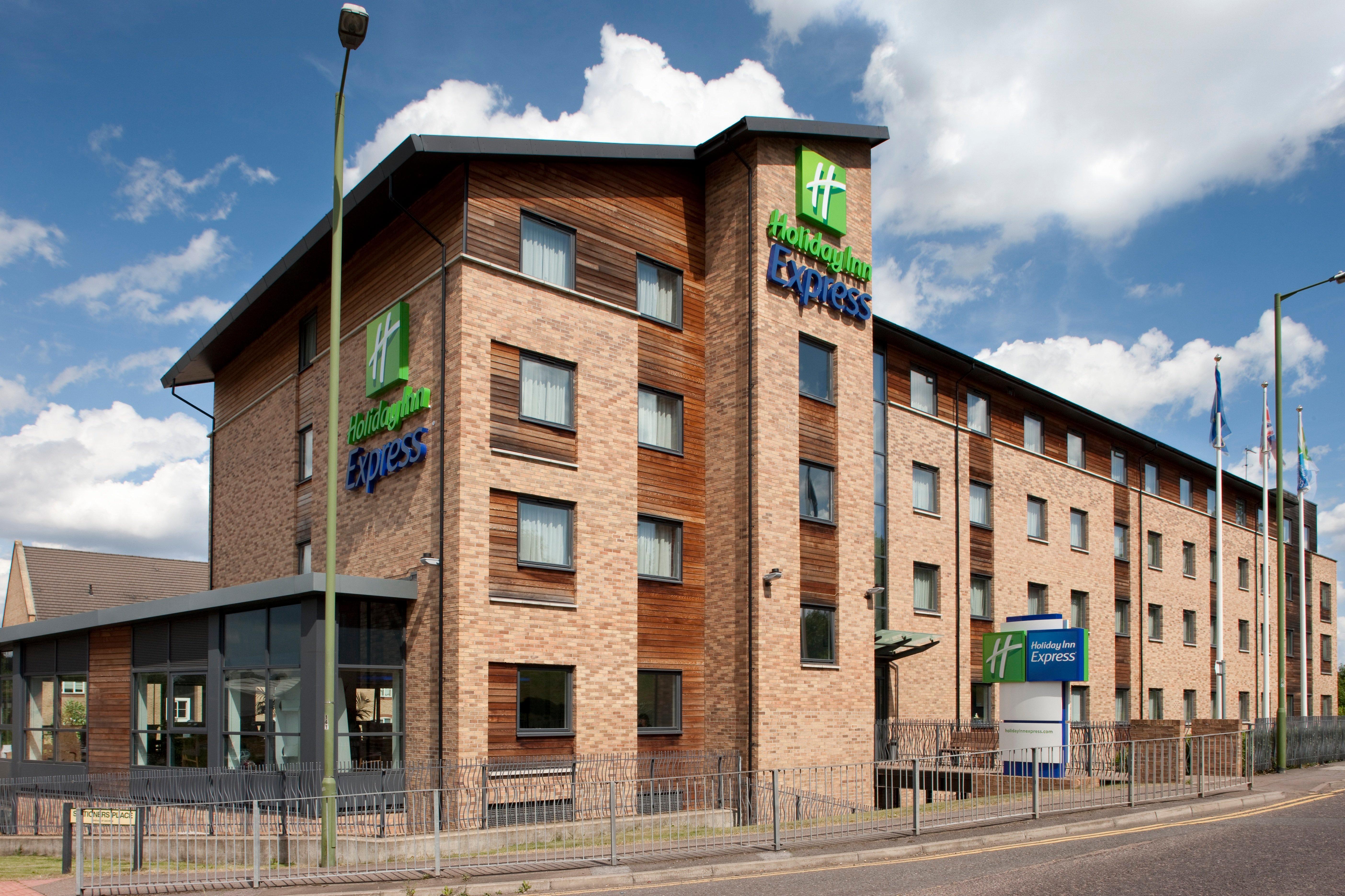 Holiday Inn Express Hemel Hempstead, An Ihg Hotel Dış mekan fotoğraf