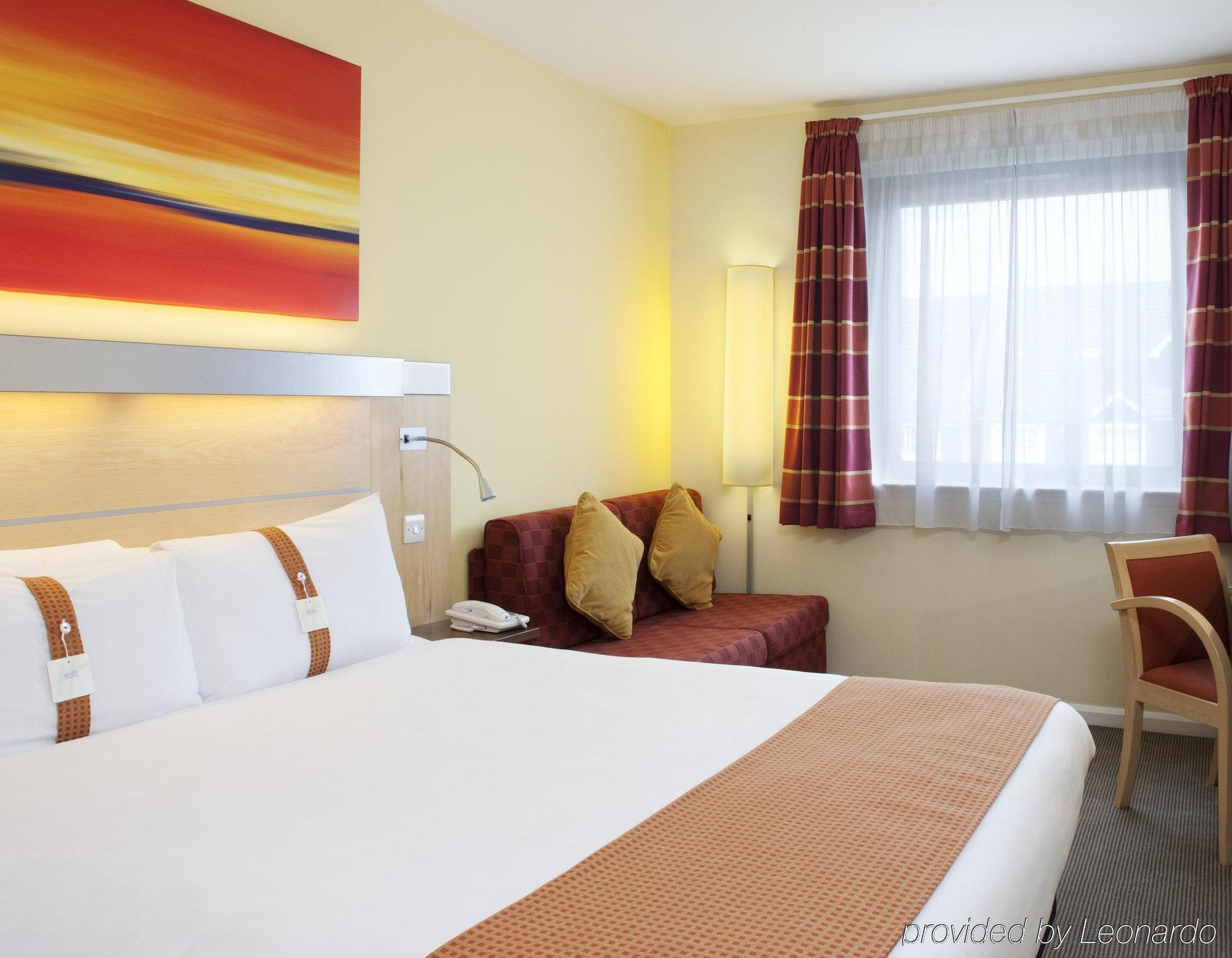 Holiday Inn Express Hemel Hempstead, An Ihg Hotel Dış mekan fotoğraf