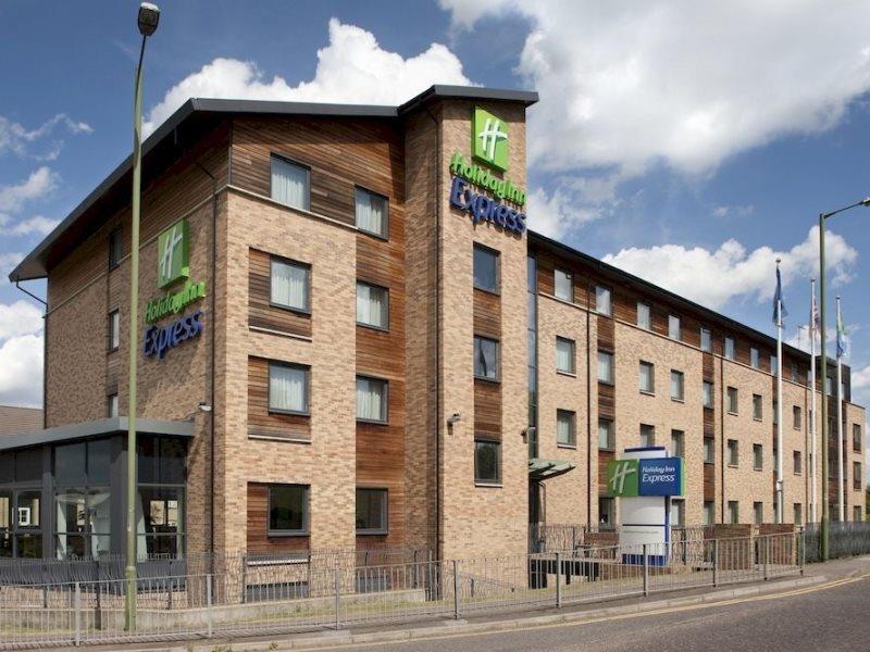 Holiday Inn Express Hemel Hempstead, An Ihg Hotel Dış mekan fotoğraf