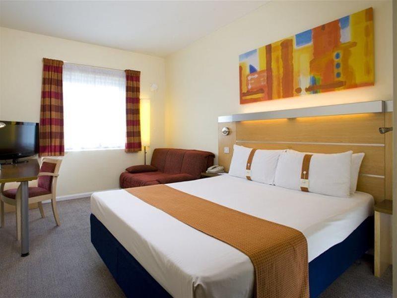 Holiday Inn Express Hemel Hempstead, An Ihg Hotel Dış mekan fotoğraf