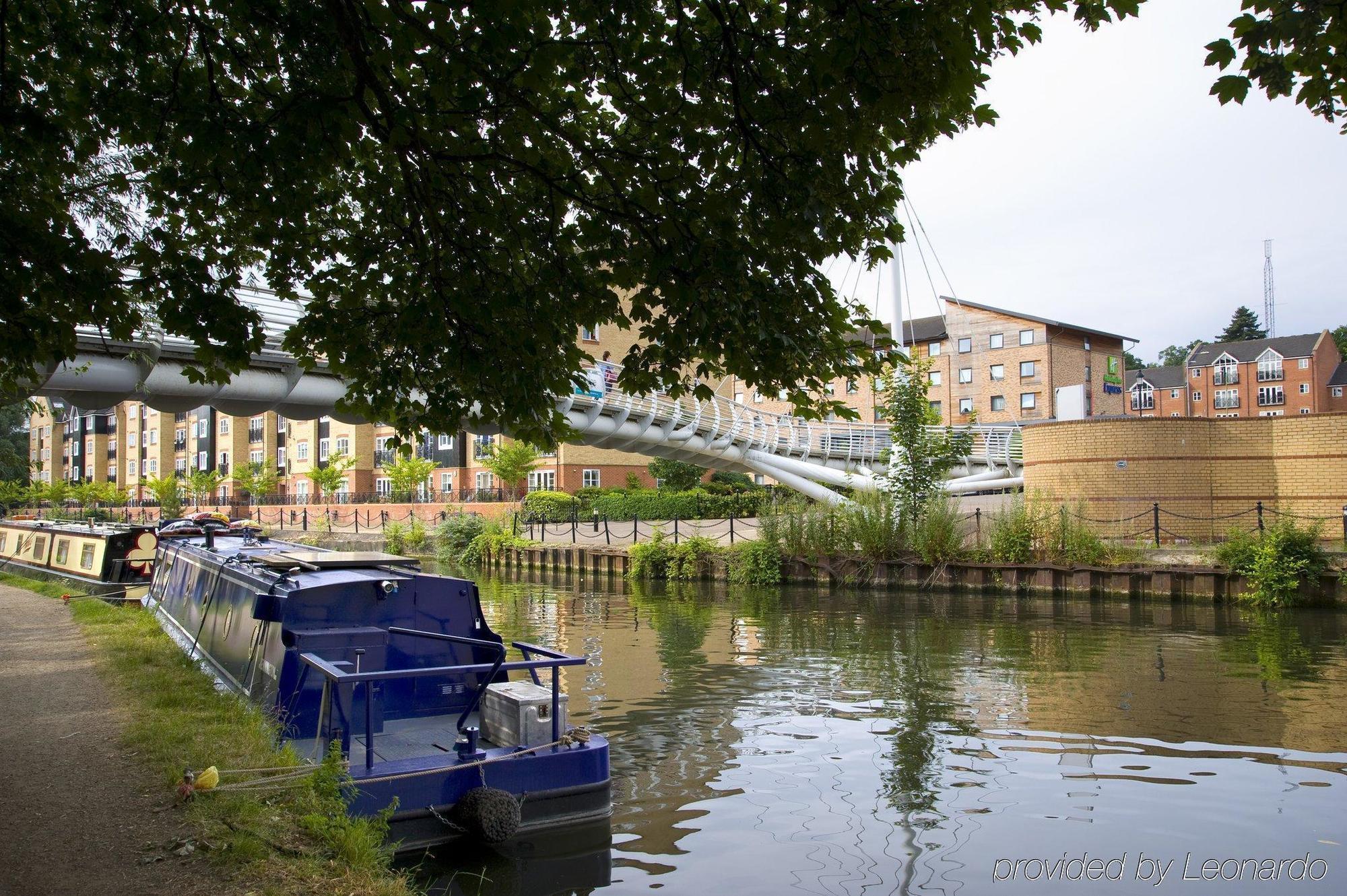 Holiday Inn Express Hemel Hempstead, An Ihg Hotel Dış mekan fotoğraf