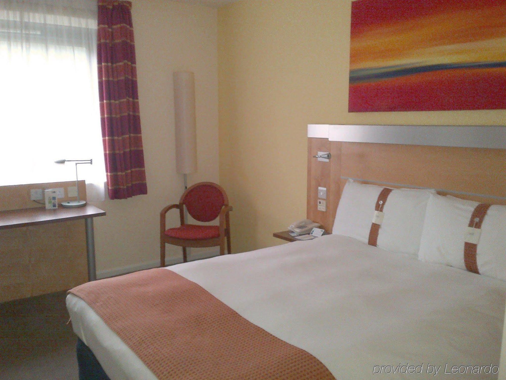 Holiday Inn Express Hemel Hempstead, An Ihg Hotel Dış mekan fotoğraf